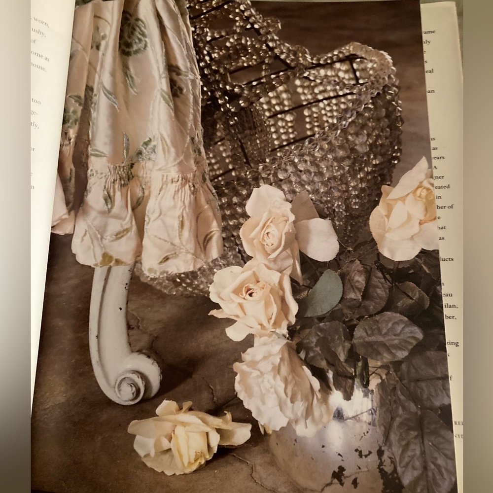 Shabby Chic 1st Edition Hardcover Book by Rachel Ashwell - Picture 11 of 15